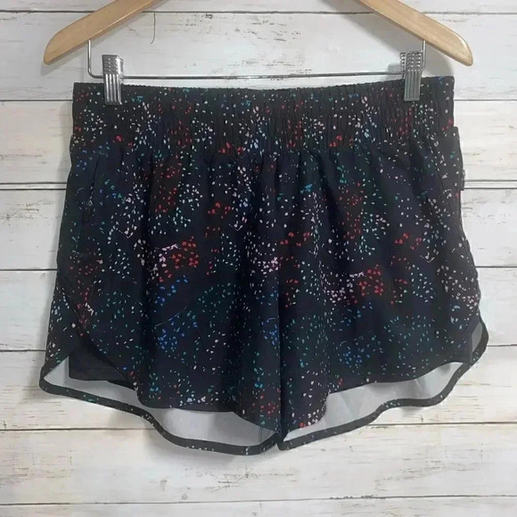 Avía Athletic Shorts - Picture 1 of 6